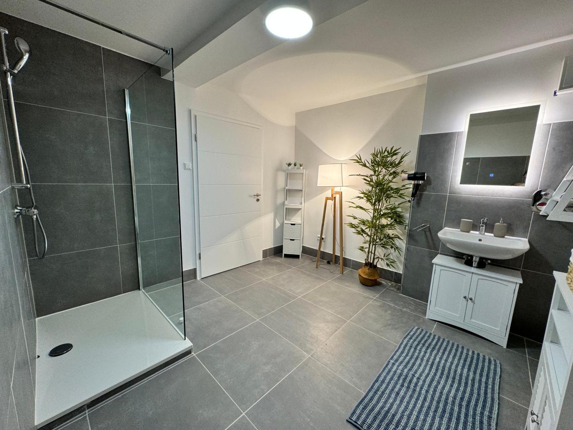 Stadtoase: Exklusive Apartments Fuer Ruhe Und Entspannung BRE Exterior foto